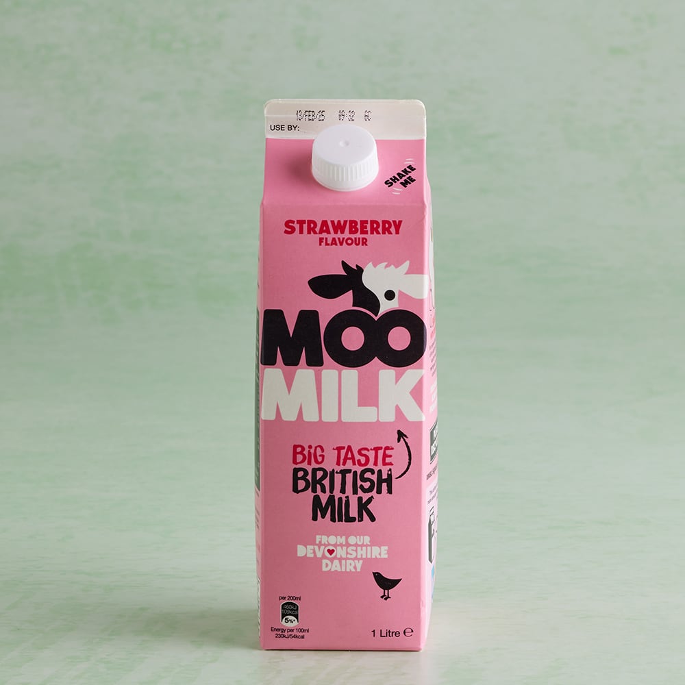 Moo Milk Strawberry Flavour British Milk, 1Ltr