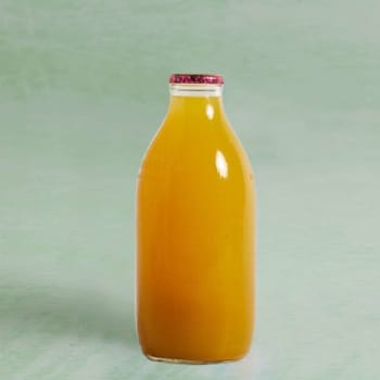 Apple & Mango Juice in Glass, 568ml, 1pt